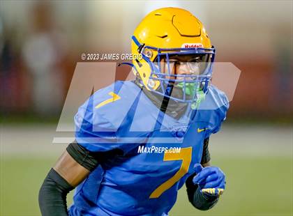 Thumbnail 3 in Beaver Falls vs. Westinghouse (PIAA 2A Semifinal) photogallery.