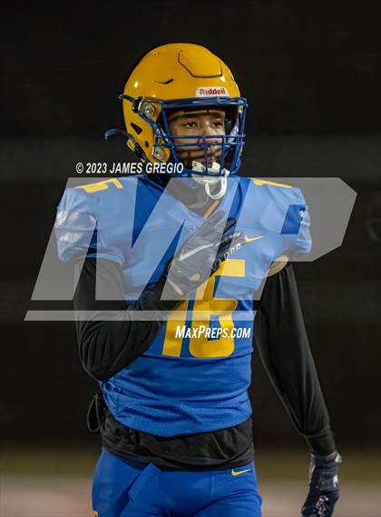 Thumbnail 2 in Beaver Falls vs. Westinghouse (PIAA 2A Semifinal) photogallery.