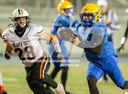 Thumbnail 3 in Beaver Falls vs. Westinghouse (PIAA 2A Semifinal) photogallery.