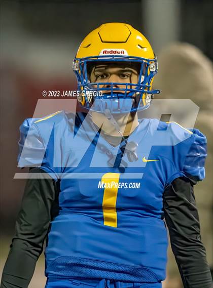 Thumbnail 1 in Beaver Falls vs. Westinghouse (PIAA 2A Semifinal) photogallery.