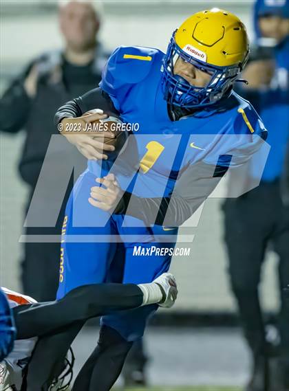 Thumbnail 3 in Beaver Falls vs. Westinghouse (PIAA 2A Semifinal) photogallery.
