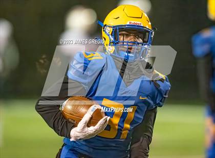 Thumbnail 1 in Beaver Falls vs. Westinghouse (PIAA 2A Semifinal) photogallery.