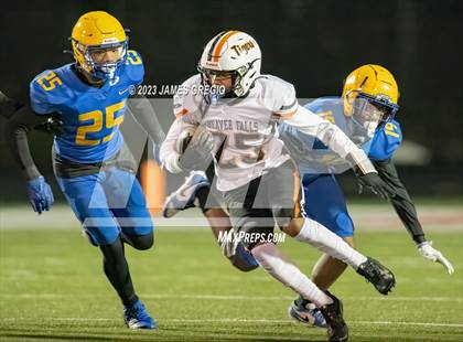 Thumbnail 2 in Beaver Falls vs. Westinghouse (PIAA 2A Semifinal) photogallery.