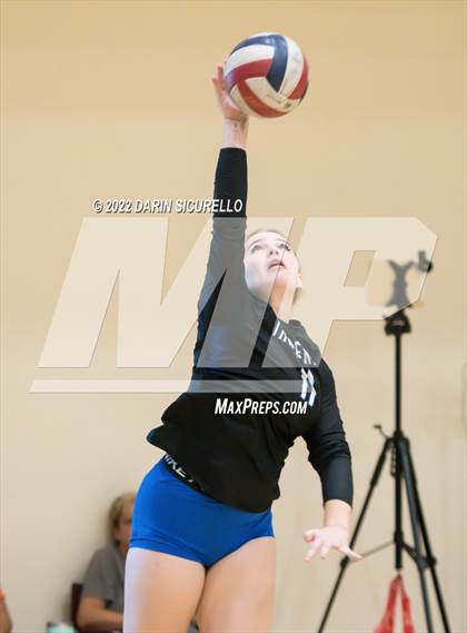 Thumbnail 3 in Thunderbird vs. Higley (Epic Tourneys Volleyball Invite) photogallery.
