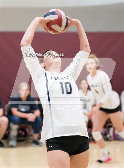Thumbnail 2 in Thunderbird vs. Higley (Epic Tourneys Volleyball Invite) photogallery.