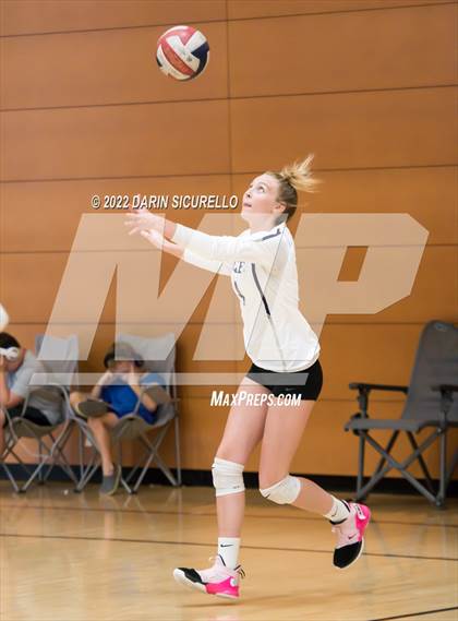 Thumbnail 2 in Thunderbird vs. Higley (Epic Tourneys Volleyball Invite) photogallery.