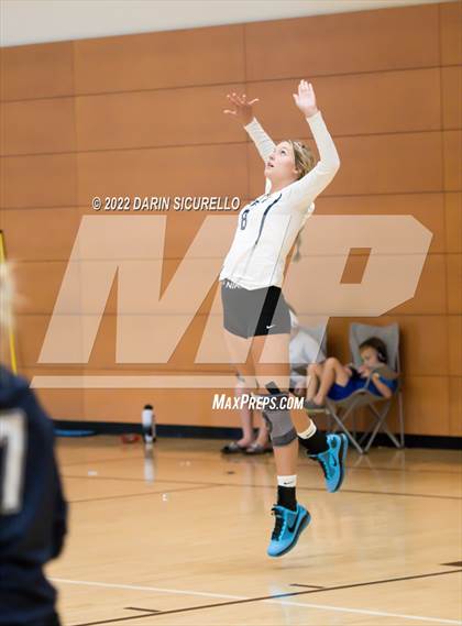 Thumbnail 3 in Thunderbird vs. Higley (Epic Tourneys Volleyball Invite) photogallery.