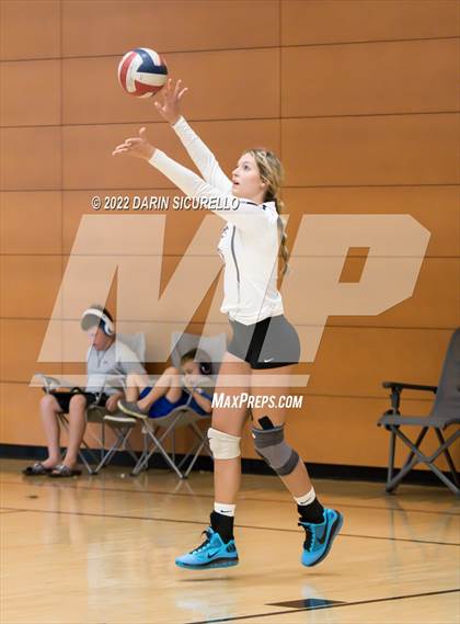 Thumbnail 2 in Thunderbird vs. Higley (Epic Tourneys Volleyball Invite) photogallery.