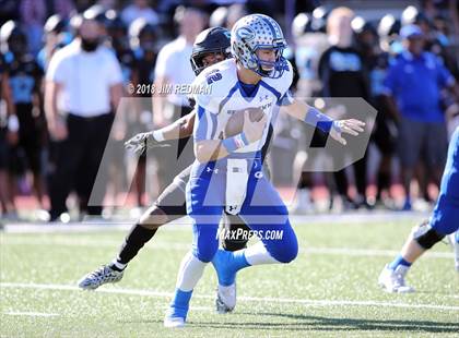 Thumbnail 3 in Georgetown vs. Shadow Creek (UIL 5A Regional Playoff) photogallery.