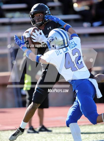 Thumbnail 3 in Georgetown vs. Shadow Creek (UIL 5A Regional Playoff) photogallery.