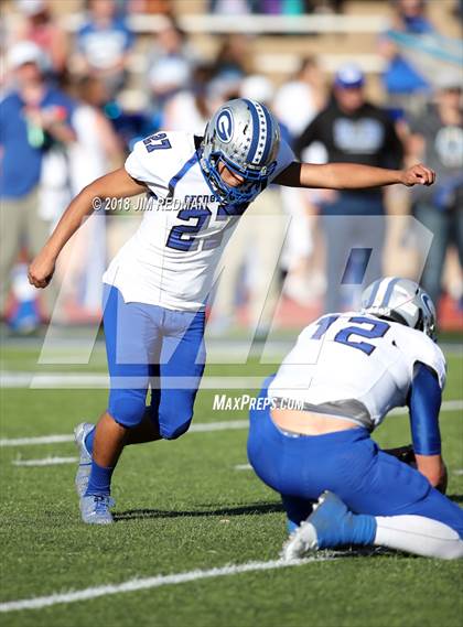 Thumbnail 1 in Georgetown vs. Shadow Creek (UIL 5A Regional Playoff) photogallery.