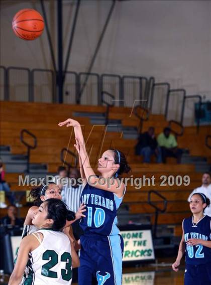 Thumbnail 3 in Rayburn vs Pasadena (McDonalds Texas Invitational) photogallery.