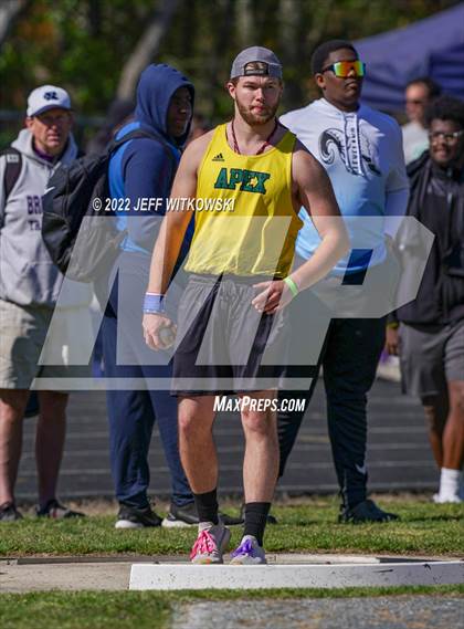 Thumbnail 1 in Apex Lions' Relays photogallery.