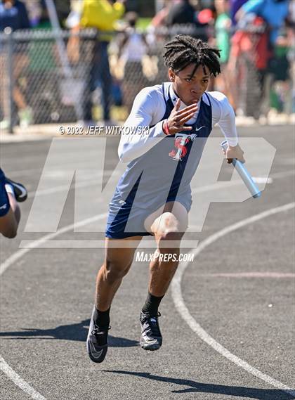 Thumbnail 1 in Apex Lions' Relays photogallery.
