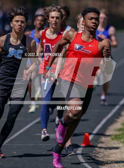 Thumbnail 1 in Apex Lions' Relays photogallery.