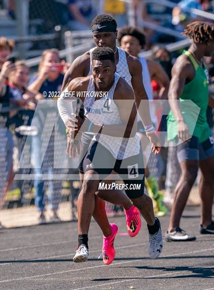 Thumbnail 2 in Apex Lions' Relays photogallery.