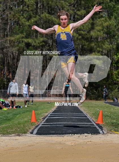 Thumbnail 2 in Apex Lions' Relays photogallery.