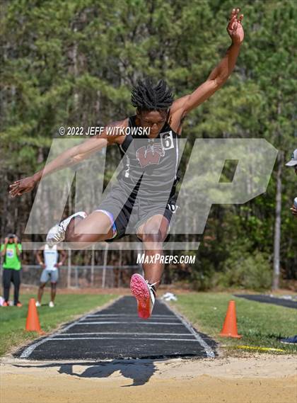 Thumbnail 1 in Apex Lions' Relays photogallery.