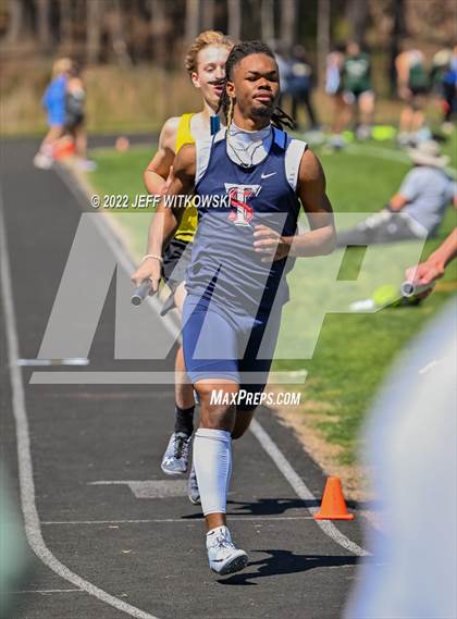 Thumbnail 3 in Apex Lions' Relays photogallery.