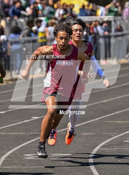 Thumbnail 2 in Apex Lions' Relays photogallery.