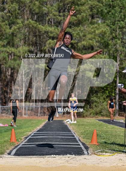 Thumbnail 2 in Apex Lions' Relays photogallery.
