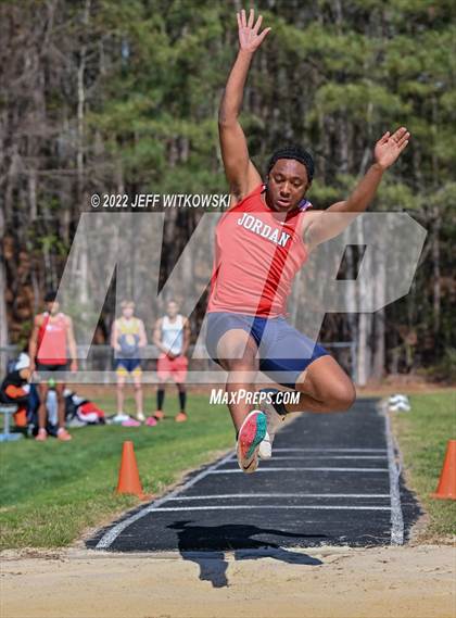 Thumbnail 1 in Apex Lions' Relays photogallery.