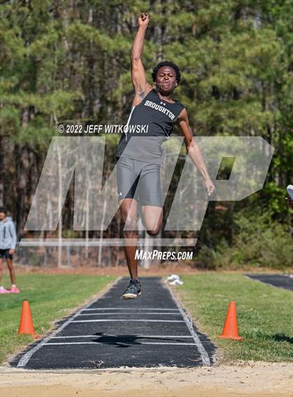 Thumbnail 2 in Apex Lions' Relays photogallery.