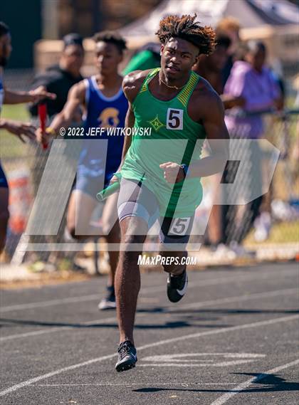 Thumbnail 1 in Apex Lions' Relays photogallery.