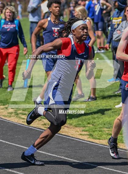 Thumbnail 3 in Apex Lions' Relays photogallery.
