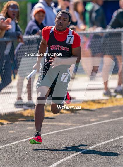 Thumbnail 1 in Apex Lions' Relays photogallery.