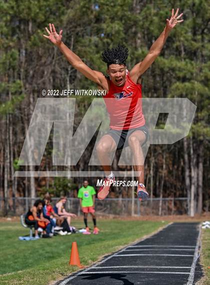 Thumbnail 2 in Apex Lions' Relays photogallery.