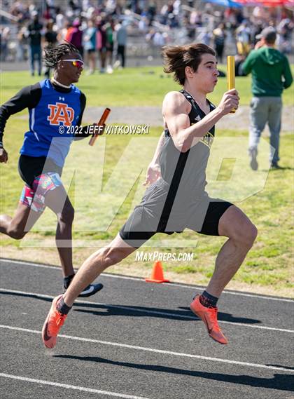 Thumbnail 1 in Apex Lions' Relays photogallery.