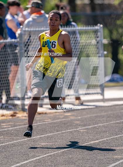 Thumbnail 3 in Apex Lions' Relays photogallery.