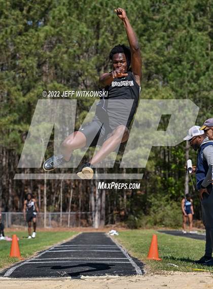 Thumbnail 2 in Apex Lions' Relays photogallery.