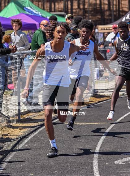 Thumbnail 1 in Apex Lions' Relays photogallery.