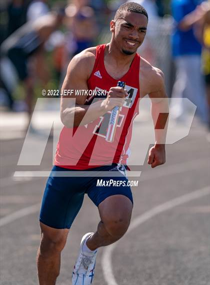 Thumbnail 3 in Apex Lions' Relays photogallery.