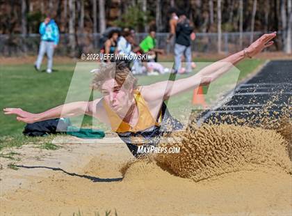 Thumbnail 1 in Apex Lions' Relays photogallery.