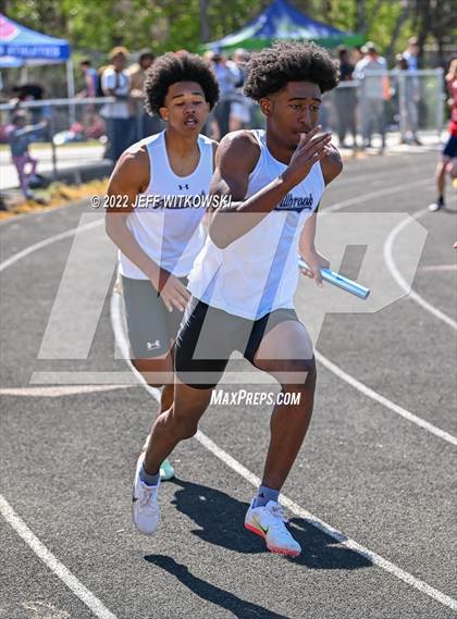 Thumbnail 1 in Apex Lions' Relays photogallery.