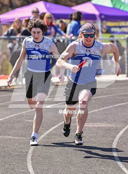 Thumbnail 1 in Apex Lions' Relays photogallery.