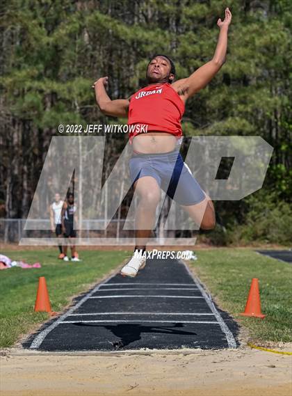 Thumbnail 1 in Apex Lions' Relays photogallery.