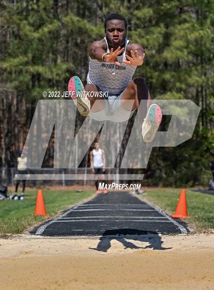 Thumbnail 2 in Apex Lions' Relays photogallery.