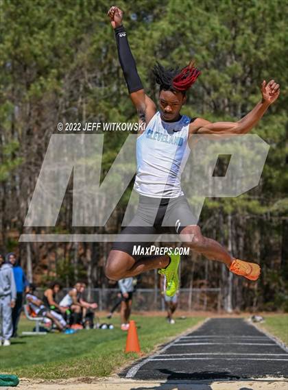 Thumbnail 2 in Apex Lions' Relays photogallery.