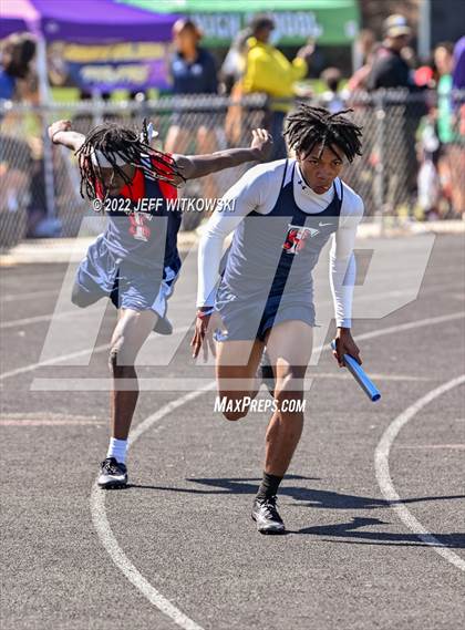 Thumbnail 3 in Apex Lions' Relays photogallery.