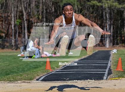 Thumbnail 1 in Apex Lions' Relays photogallery.