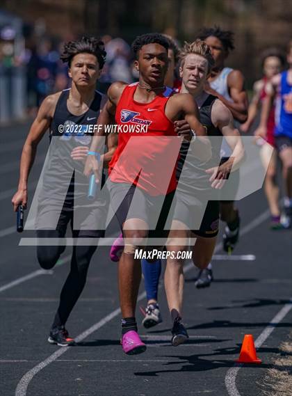 Thumbnail 3 in Apex Lions' Relays photogallery.