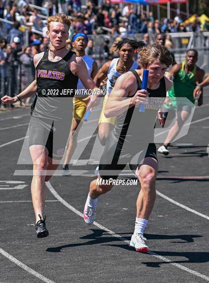 Thumbnail 3 in Apex Lions' Relays photogallery.