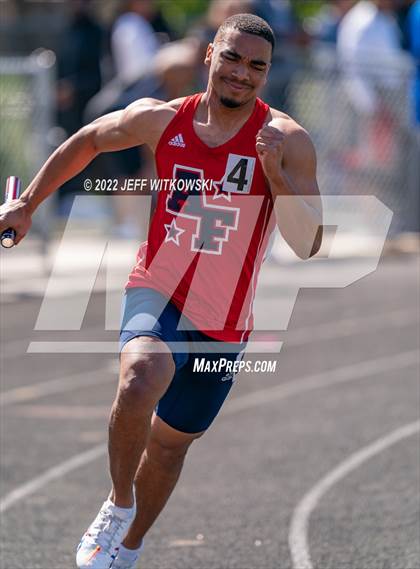 Thumbnail 2 in Apex Lions' Relays photogallery.