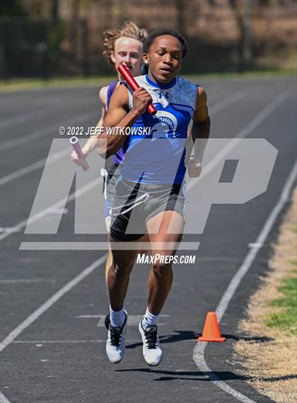 Thumbnail 1 in Apex Lions' Relays photogallery.