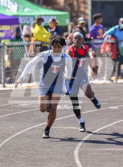 Thumbnail 2 in Apex Lions' Relays photogallery.