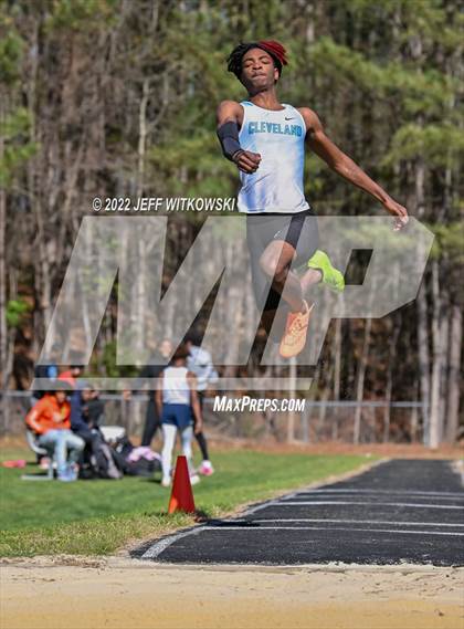 Thumbnail 1 in Apex Lions' Relays photogallery.